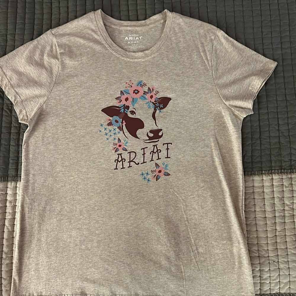 Women’s NWT Ariat shirt size L